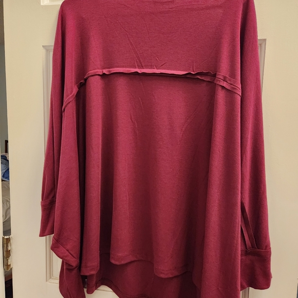 Never Worn - Andrèe flowy batwing blouse - Picture 3 of 4